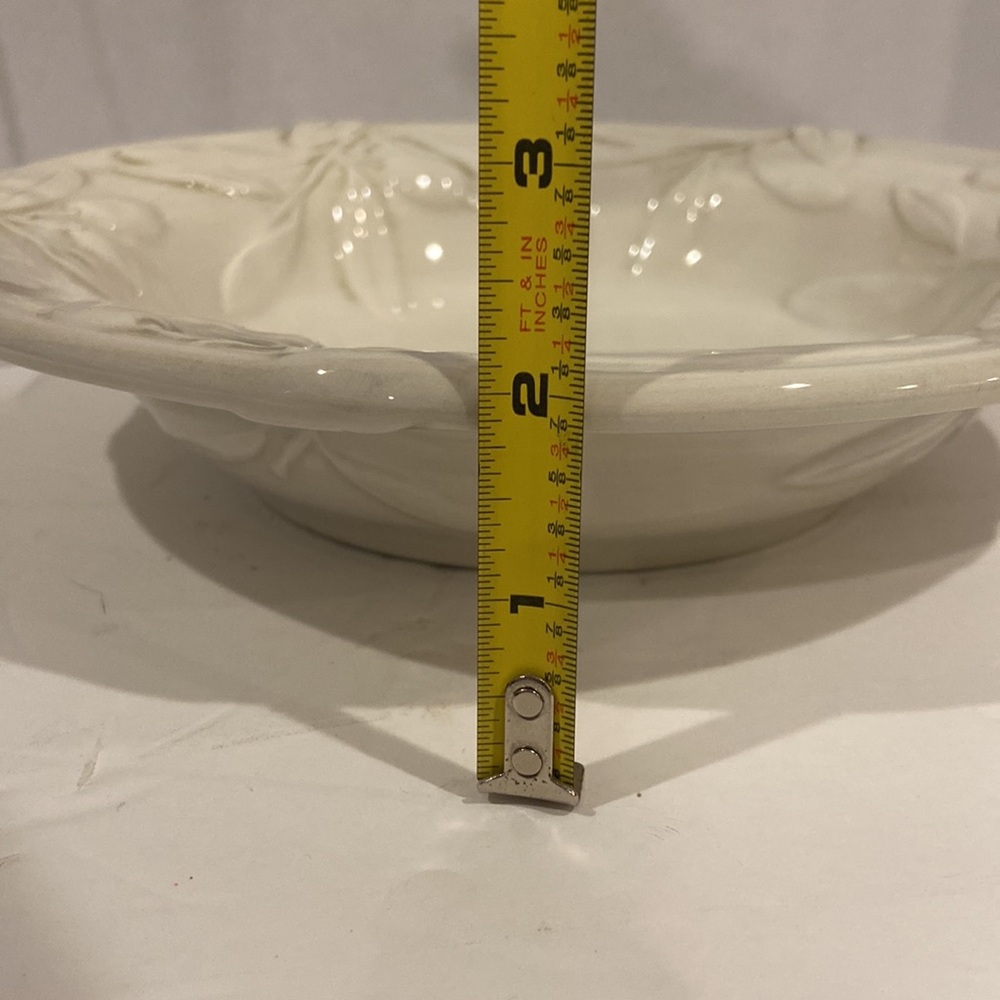 Williams Sonoma Made in Italy Serving Bowl Tuscan Olive Motif - Picture 3 of 4